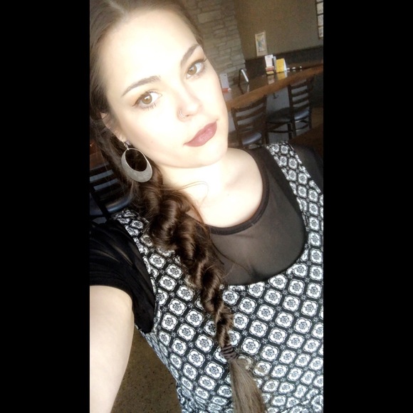 Meet your Posher, Brandy - Picture 4 of 5